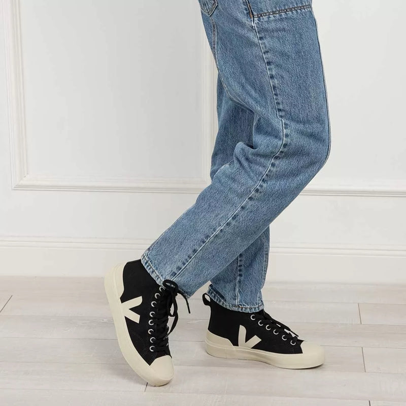 Wata II Black Pierre