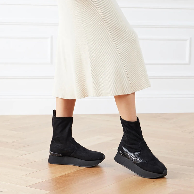 Dreamy Black