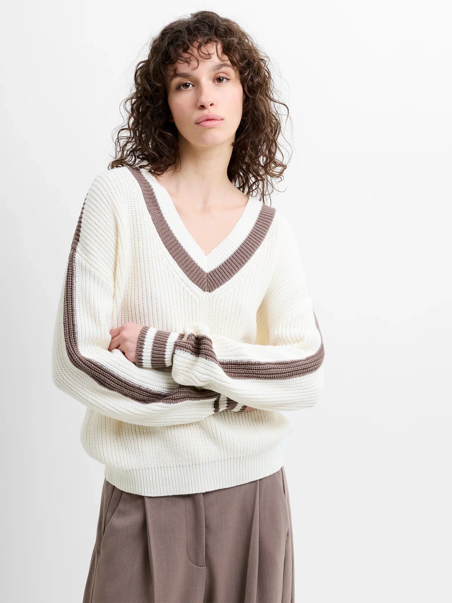 Varli Varsity V-Neck Jumper - Summer White/ Taupe