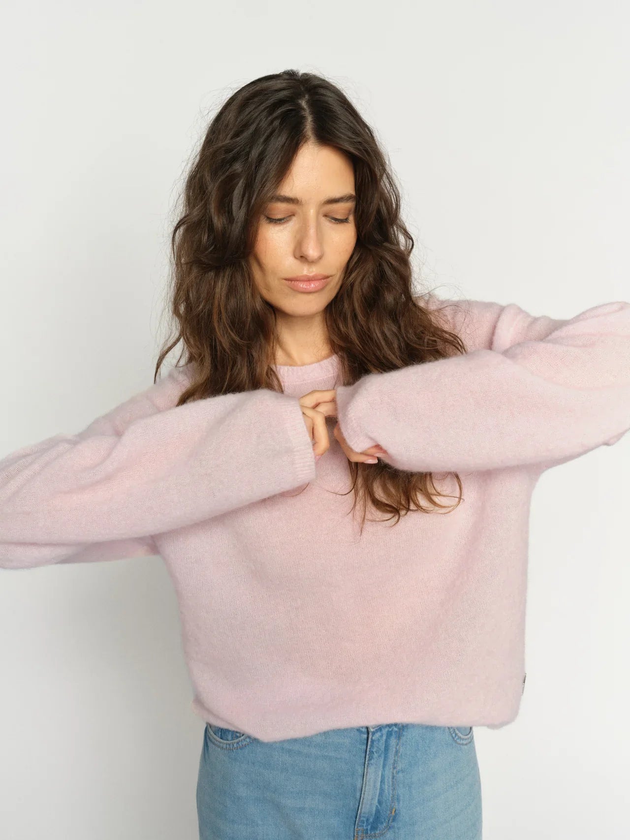MMMape O-Neck Knit - Ballet Slipper