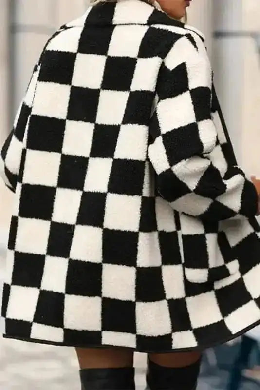 CheckMate Fleece – Women's Black Checkered Jacket